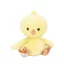Bukowski Baby Chicky 15 cm-es sárga plüss csibe ülő pozícióban fehér háttér előtt