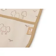 Jollein Woolly hosszú ujjú etetőkabát elölnézetből morzsafogó zsebbel és gumis csuklórészekkel