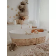 AhojBaby organikus pamut betét fonott mózeskosárhoz elölnézetből megkötővel