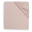 Jollein 60x120 cm gumis pamut lepedő összehajtva Silk Rose púderrózsaszín árnyalatban a sarok gumírozásával