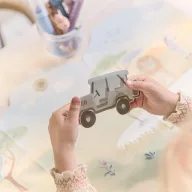 Little Dutch újrafelhasználható matricás füzet Safari címlap Jim és Rosa figuráival