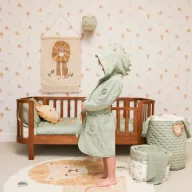 Little Dutch Safari Leo kerek textil tároló kosár zöld steppelt felülettel és oroszlános visszahajtással