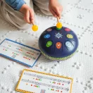 Djeco rezgőnyelves acél dob a dobozával, 5 éves kortól ajánlott zenei játék