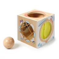 Djeco BabyBox matatójáték babáknak, színes elemekkel a finommotorika fejlesztéséhez