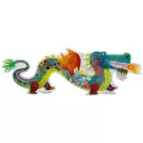 A teljesen kirakott Djeco Leon a sárkány óriás puzzle színes, hullámzó formája a padlón kiterítve