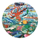 Közeli részlet a Djeco tengeri puzzle-ből egy nagy piros polippal, cápával, tengeralattjáróval és halakkal