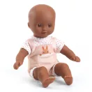 Djeco 20 cm-es játékbaba mosolygós arccal, ajándékdobozban