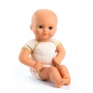 Djeco Praliné játékbaba 32 cm-es méretben, barátságos arccal