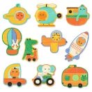 Mind a tíz kirakott Djeco járműves párosító puzzle állatfigurákkal színes háttér előtt