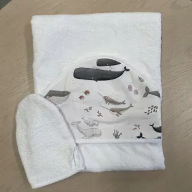   Happy kapucnis törölköző fürdőkesztyűvel - Bálnácskák