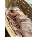 Infantilo bambusz nyári babatakaró és mackó párna szett Daisy Blush mintával