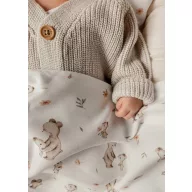 Infantilo bambusz nyári babatakaró és mackó párna szett Mommy Bear mintával mózeskosárban