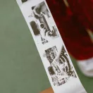 Kidywolf K-Print kék hordozható azonnali fotónyomtató és kamera kinyomtatott fekete-fehér fényképpel