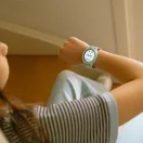 Kidywolf zöld interaktív gyerekóra színes OLED kijelzővel és rugalmas szőtt szíjjal