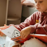 Kidywolf Kidydraw Mini Kawaii összecsukható LCD rajztábla piros borítóval és mintákkal