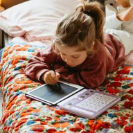 Kidywolf Kidydraw Mini Princess lila hercegnős LCD rajztábla becsukott könyv formában