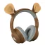 Kidywolf Kidyears Maci barna bluetooth gyerek fejhallgató mágneses plüss fülekkel fehér háttér előtt