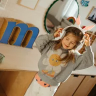 Kidywolf Kidyears Rabbit fehér vezeték nélküli gyerek fejhallgató mágneses plüss nyuszifülekkel