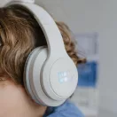 Kidywolf Kidyears Rabbit fehér vezeték nélküli gyerek fejhallgató mágneses plüss nyuszifülekkel