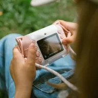 Kidywolf Kidyprint Pink instant rózsaszín gyerek fényképezőgép kinyomtatott fekete-fehér fotóval