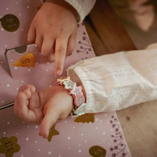 Little Dutch adventi kalendárium charm készítővel és matricával