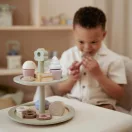 Little Dutch emeletes sütemény kínáló