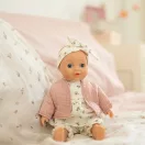 Little Dutch Philou baba 26 cm méretben virágos pamut ruhában és rózsaszín kardigánban
