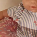 Little Dutch strand- és fürdethető Mara baba úszógumival és kalappal
