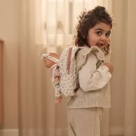 Little Dutch virágmintás babahordozó hátizsák elölnézetből