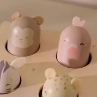 Little Dutch Safari Friends fa pop-up játék négy felugró állatfigurával