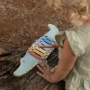Little Dutch Safari Friends krokodil xilofon fa ütővel pasztell színekben