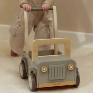 Little Dutch Safari Friends zöld tolható fa autó elölnézetből