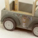 Little Dutch Safari Friends zöld tolható fa autó elölnézetből
