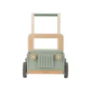 Baba keze fogja a Little Dutch Safari Friends esőbot csörgő hengeres testét
