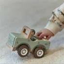 Little Dutch Safari zöldes fa autó kivehető ember figurával