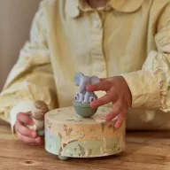 Little Dutch Safari Friends mozgó figurás fa zenedoboz elefánt és oroszlán figurával