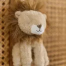 Little Dutch Safari Friends felhúzható zenélő plüss oroszlán fa gyűrűvel