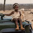 Little Dutch Safari Friends plüss zsiráf 42 cm magassággal