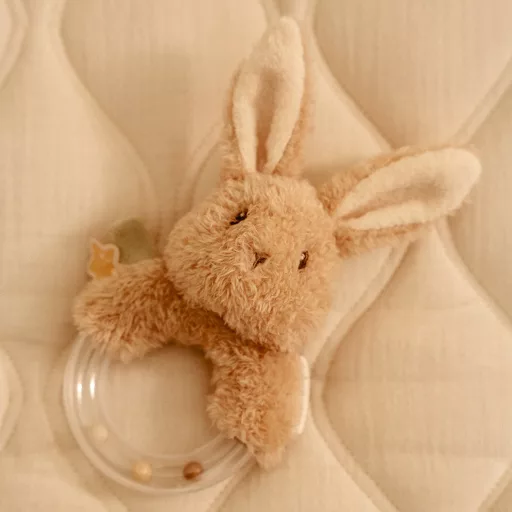 Little Dutch csörgő nyuszi - Newborn Naturals