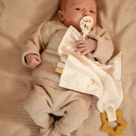 Little Dutch szundikendő rágókával - Newborn Naturals