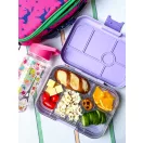 Yumbox Original uzsonnás doboz megtöltve friss zöldséggel, gyümölccsel, pékáruval és kulaccsal