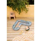 Liewood Cassian vízi pálya Beach blue színben a strandon