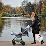 Makaszka Szafari babakocsi táska zöld pántokkal és vízlepergető jelzéssel, állatos mintával