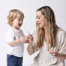 Matchstick Monkey szónikus baba fogkefe Gigi zsiráf mintával és védőkupakkal