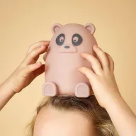 NUUROO puha szilikon panda éjjeli lámpa rózsa színben fehér háttéren