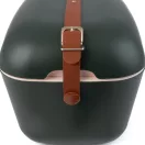 Polarbox retró hűtőtáska barna bőrhatású állítható pántjának közeli képe