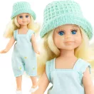 Közeli kép a 21 cm-es Paola Reina Bea baba arcáról kék szemeiről és szőke hajáról