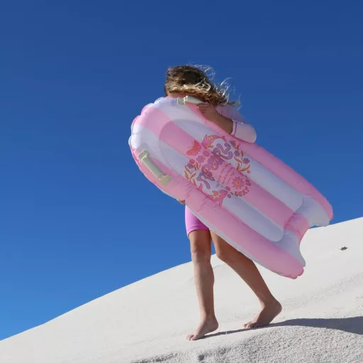 Sunnylife gyerek felfújható szörfdeszka - Dolphin Surf Co Pink Stripe