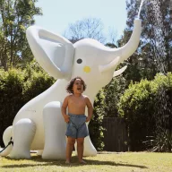   Sunnylife felfújható óriás spriccelő játék - Eli the Elephant Grey