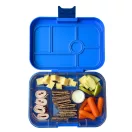 Nyitott kék Yumbox Original 6 rekeszes uzsonnás doboz szörnyecskés belső tálcával